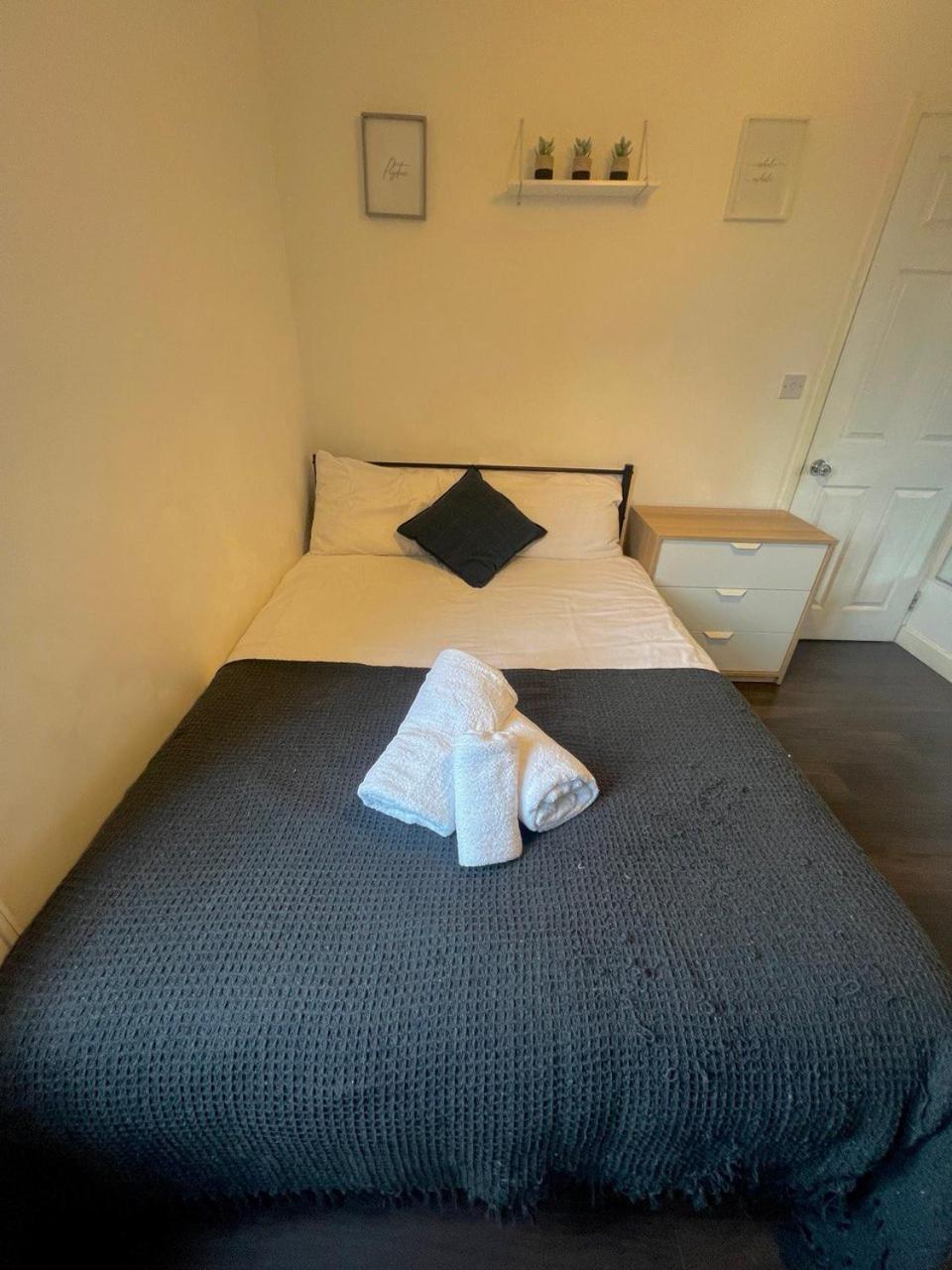 Deluxe Ensuite Double Room With Ensuite Coventry Eksteriør billede