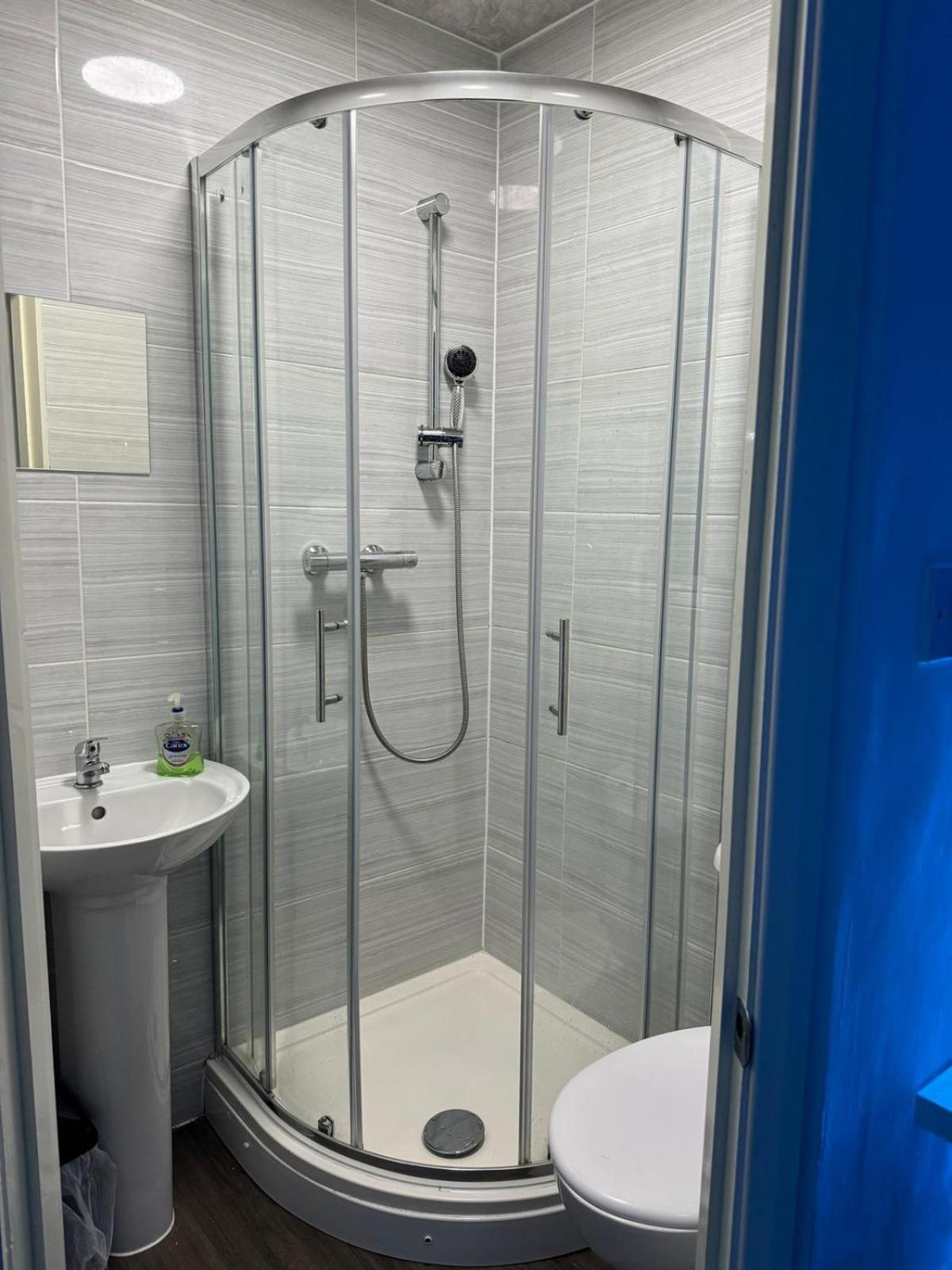 Deluxe Ensuite Double Room With Ensuite Coventry Eksteriør billede